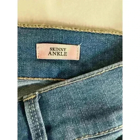 NEW WITH TAGS Juicy Couture Flaunt It Midrise Cuffed Skinny Ankle Jeans SIZE 10 - Picture 15 of 16